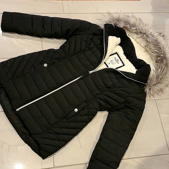 Hollister Puffer Jacket - Size M Women's - Picture 2 of 6